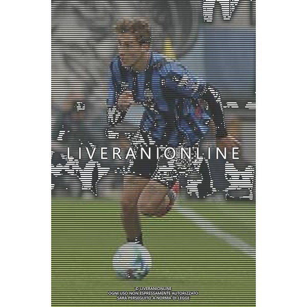 Lorenzo Bernasconi of Atalanta FC play the ball during Atalanta BC vs SS Lazio, 7° Serie A Enilive 2025-26 game at New Balance arena in Bergamo (BG), Italy, on October 19, 2025. (Photo by Davide Casentini) AG ALDO LIVERANI SAS