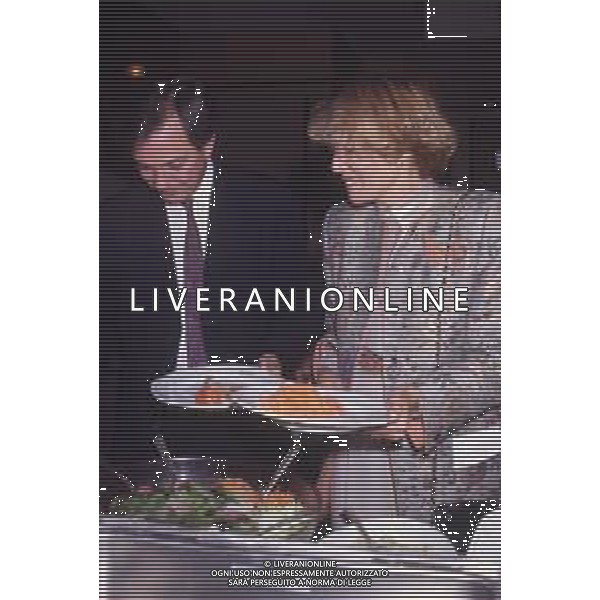DIAP-RETROSPETTIVA REMO GIRONE ATTORE NELLA FOTO REMO GIRONE NELL\'ANNO 1989 CON LA MOGLIE VICTORIA ZINNY AG ALDO LIVERANI SAS