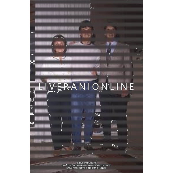DIAP-RETROSPETTIVA PAOLO MALDINI CALCIATORE NELLA FOTO PAOLO MALDINI IN CASA COI GENITORI INIZIO CARRIERA A MILANO NELL\'ANNO 1984 AG ALDO LIVERANI SAS