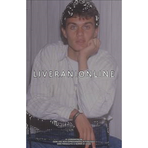 DIAP-RETROSPETTIVA PAOLO MALDINI CALCIATORE NELLA FOTO PAOLO MALDINI IN CASA COI GENITORI INIZIO CARRIERA A MILANO NELL\'ANNO 1984 AG ALDO LIVERANI SAS