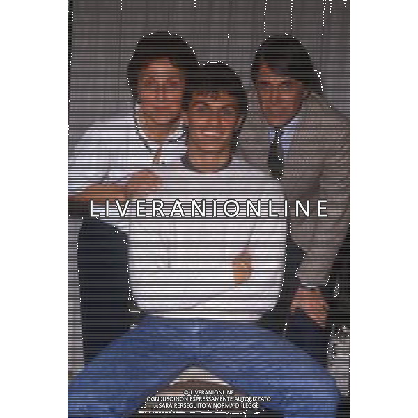 DIAP-RETROSPETTIVA PAOLO MALDINI CALCIATORE NELLA FOTO PAOLO MALDINI IN CASA COI GENITORI INIZIO CARRIERA A MILANO NELL\'ANNO 1984 AG ALDO LIVERANI SAS