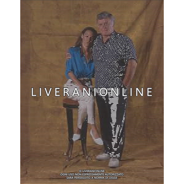 COL-RETROSPETTIVA ROD STEIGER ATTORE NELLA FOTO ROD STEIGER A CERNOBBIO CON LA MOGLIE PAULA ELLIS NELL\'ANNO 1989 AG THEMA-AG ALDO LIVERANI SAS