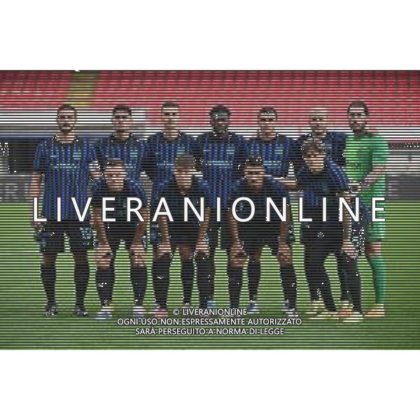 TVRG Inter Under23 vs Renate nella foto formazione Inter Under23, in piedi da SX Giuseppe Prestia (Inter Under23), Simone Cinquegrano (Inter Under23), Francesco Stante (Inter Under23), Issiaka Kamate (Inter Under23), Christos Alexiou (Inter Under23), Antonino La Gumina (Inter Under23) e Riccardo Melgrati (Inter Under23) ; in basso da SX Iwo Kaczmarski (Inter Under23), Luka Topalovic (Inter Under23), Luca Fiordilino (Inter Under23) e Antonio David (Inter Under23) Monza 21-10-2025 U-Power Stadium Inter Under23 vs Renate Campionato Serie C girone A - 9a giornata foto Roberto Garavaglia/Agenzia Aldo Liverani sas