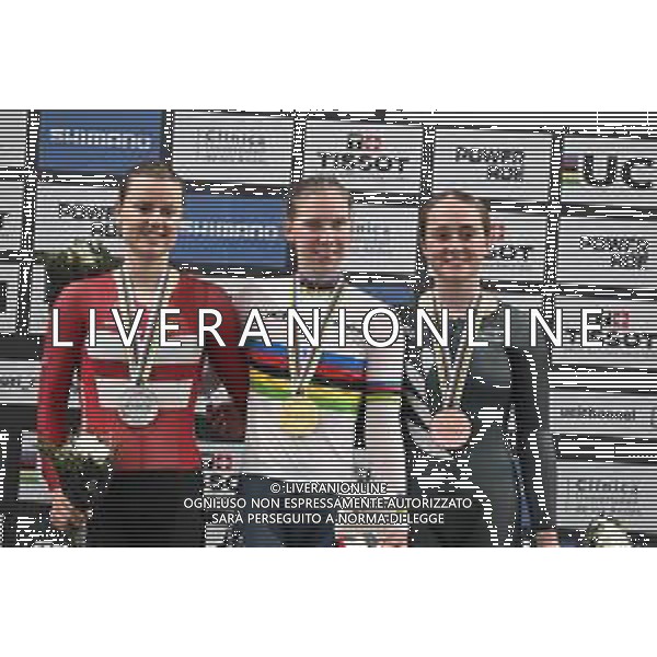 22-10-2025 World Championships Elite Women Track; Giornata 01; 2025, Olanda; 2025, Danimarca; 2025, New Zealand; Wiebes, Lorena; Dideriksen, Amalie; Fowler, Prudence; Santiago Del Cile - Velodromo Penalolen; ©SIROTTI - AGENZIA ALDO LIVERANI SAS