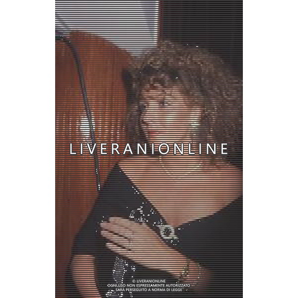 DIAP-RETROSPETTIVA RUUD GULLIT CALCIATORE NELLA FOTO RUUD GULLIT CON LA MOGLIE YVONNE DE VRIES A MILANO NELL\'ANNO 1989 AG ALDO LIVERNI SAS