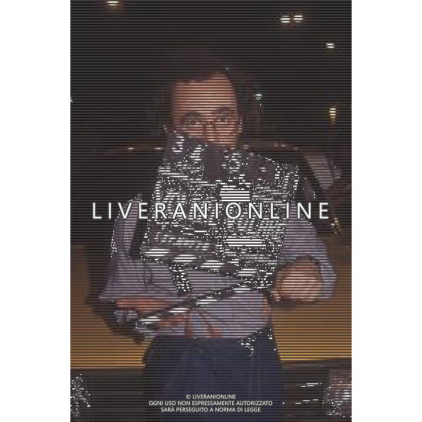 DIAP-RETROSPETTIVA MAURIZIO NICHETTI ATTORE NELLA FOTO MAURIZIO NICHETTI TRASMISSIONE TELEVISIVA “VOLERE O VOLARE “A MILANO NELL\'ANNO 1990 AG ALDO LIVERANI SAS 