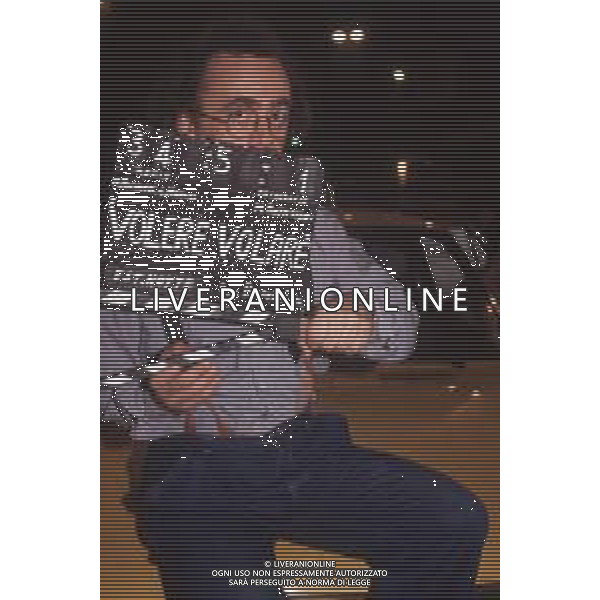 DIAP-RETROSPETTIVA MAURIZIO NICHETTI ATTORE NELLA FOTO MAURIZIO NICHETTI TRASMISSIONE TELEVISIVA “VOLERE O VOLARE “A MILANO NELL\'ANNO 1990 AG ALDO LIVERANI SAS 