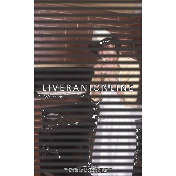 DIAP-RETROSPETTIVA GIAMPIERO INGRASSIA ATTORE NELLA FOTO GIAMPIERO INGRASSIA A MILANO NELL\'ANNO 1986 AG ALDO LIVERANI SAS