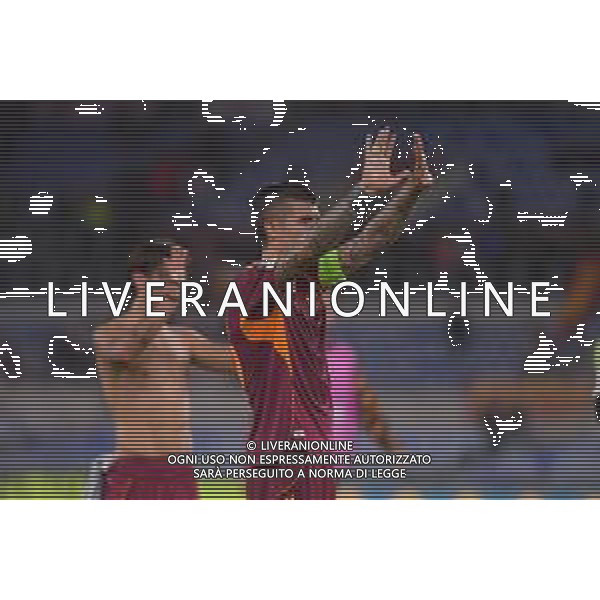 Roma vs Viktoria Plzen Europa League - 3 Giornata Stadio Olimpico - Roma 23-10-2025 nella foto Mancini si scusa con la curva Foto Federico Gaetano - ag Aldo liverani- AGENZIA ALDO LIVERANI SAS