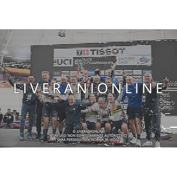 23-10-2025 World Championships Elite Women Track; Giornata 02; 2025, Italia; Guazzini, Vittoria; Fidanza, Martina; Alzini, Martina; Venturelli, Federica; Consonni, Chiara; Villa, Marco; Dagnoni, Cordiano; Ferrara, Raffaele; Amadio, Roberto; Morini, Fred; Santiago Del Cile - Velodromo Penalolen; ©SIROTTI - AGENZIA ALDO LIVERANI SAS