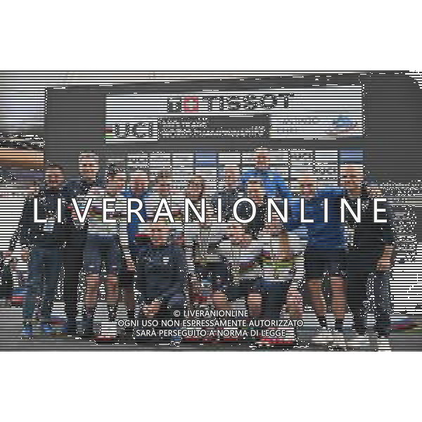 23-10-2025 World Championships Elite Women Track; Giornata 02; 2025, Italia; Guazzini, Vittoria; Fidanza, Martina; Alzini, Martina; Venturelli, Federica; Consonni, Chiara; Villa, Marco; Dagnoni, Cordiano; Ferrara, Raffaele; Amadio, Roberto; Morini, Fred; Santiago Del Cile - Velodromo Penalolen; ©SIROTTI - AGENZIA ALDO LIVERANI SAS