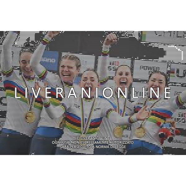 23-10-2025 World Championships Elite Women Track; Giornata 02; 2025, Italia; Guazzini, Vittoria; Fidanza, Martina; Alzini, Martina; Venturelli, Federica; Consonni, Chiara; Santiago Del Cile - Velodromo Penalolen; ©SIROTTI - AGENZIA ALDO LIVERANI SAS