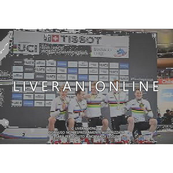 23-10-2025 World Championships Elite Track; Giornata 02; 2025, Danimarca; Hansen, Tobias; Larsen, Niklas; Madsen, Frederik; Pedersen, Rasmus; Leth, Lasse; Santiago Del Cile - Velodromo Penalolen; ©SIROTTI - AGENZIA ALDO LIVERANI SAS