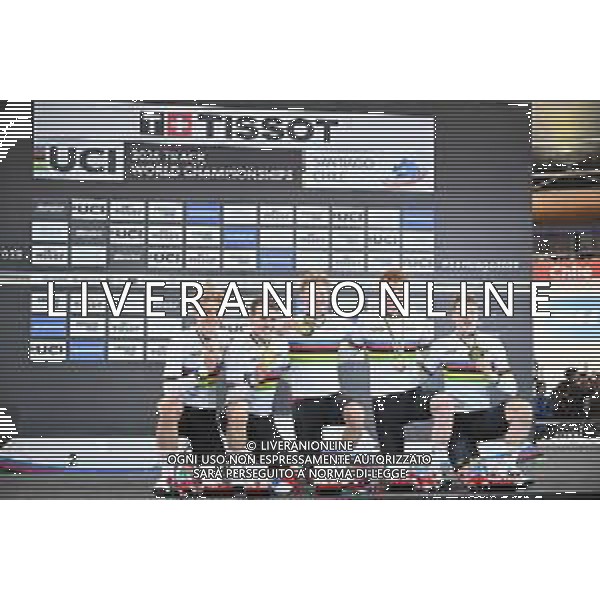 23-10-2025 World Championships Elite Track; Giornata 02; 2025, Danimarca; Hansen, Tobias; Larsen, Niklas; Madsen, Frederik; Pedersen, Rasmus; Leth, Lasse; Santiago Del Cile - Velodromo Penalolen; ©SIROTTI - AGENZIA ALDO LIVERANI SAS