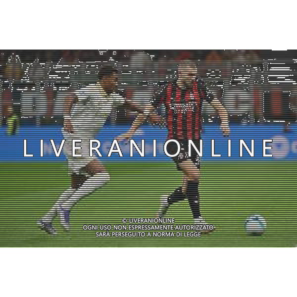 Milan vs Pisa nella foto Henrik Wendel Meister(Pisa) e Strahinja Pavlovic (Milan) Milano 24-10-2025 Stadio Giuseppe Meazza - San Siro Milan vs Pisa Campionato Serie A Enilive - 8a giornata foto Roberto Garavaglia/Agenzia Aldo Liverani sas