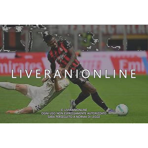 Milan vs Pisa nella foto Michel Aebischer (Pisa) e Rafael Leao (Milan) Milano 24-10-2025 Stadio Giuseppe Meazza - San Siro Milan vs Pisa Campionato Serie A Enilive - 8a giornata foto Roberto Garavaglia/Agenzia Aldo Liverani sas