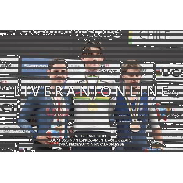 24-10-2025 World Championships Elite Track; Giornata 03; 2025, Great Britain; 2025, Usa; 2025, France; Tarling, Joshua; Moore, Peter; Petit, Clement; Santiago Del Cile - Velodromo Penalolen; ©SIROTTI - AGENZIA ALDO LIVERANI SAS