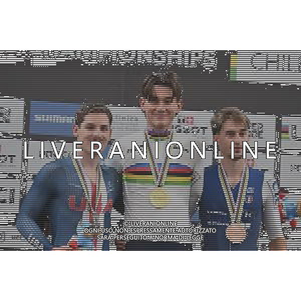 24-10-2025 World Championships Elite Track; Giornata 03; 2025, Great Britain; 2025, Usa; 2025, France; Tarling, Joshua; Moore, Peter; Petit, Clement; Santiago Del Cile - Velodromo Penalolen; ©SIROTTI - AGENZIA ALDO LIVERANI SAS