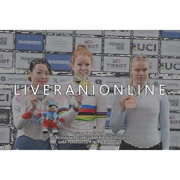 24-10-2025 World Championships Elite Women Track; Giornata 03; 2025, Olanda; 2025, Japan; 2025, Ain; Van De Wouw, Hetty; Sato, Mina; Lysenko, Alina; Santiago Del Cile - Velodromo Penalolen; ©SIROTTI - AGENZIA ALDO LIVERANI SAS