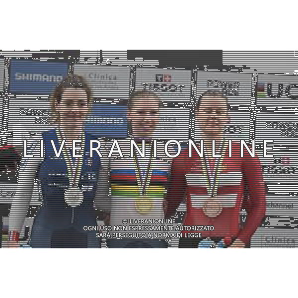 24-10-2025 World Championships Elite Women Track; Giornata 03; 2025, Olanda; 2025, France; 2025, Danimarca; Wiebes, Lorena; Borras, Marion; Dideriksen, Amalie; Santiago Del Cile - Velodromo Penalolen; ©SIROTTI - AGENZIA ALDO LIVERANI SAS