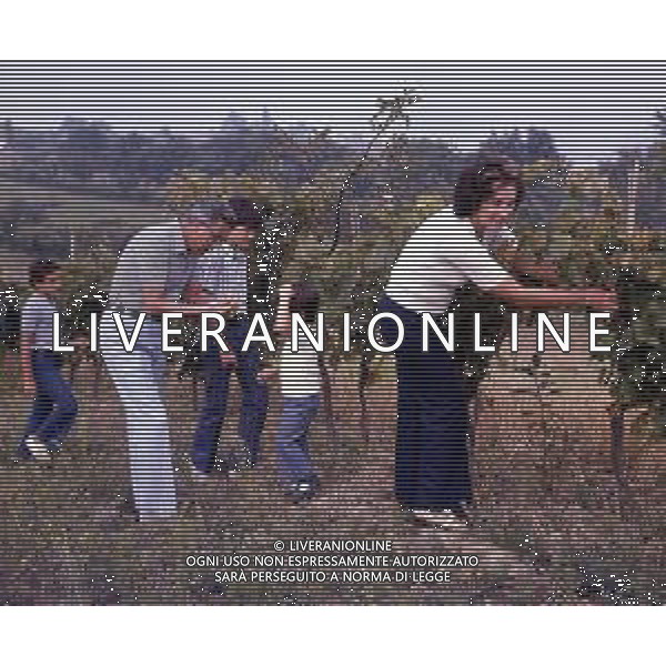 COL-RETROSPETTIVA ARNALDO FORLANI POLITICO DEMOCRAZIA CRISTIANA NELLA FOTO ARNALDO FORLANI POLITICO DEMOCRAZIA CRISTIANA CON LA FAMIGLIA AG ALDO LIVERANI SAS