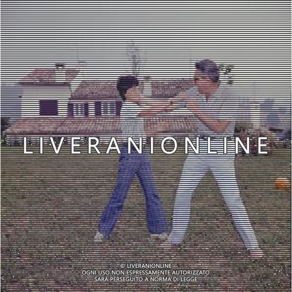 COL-RETROSPETTIVA ARNALDO FORLANI POLITICO DEMOCRAZIA CRISTIANA NELLA FOTO ARNALDO FORLANI POLITICO DEMOCRAZIA CRISTIANA CON LA FAMIGLIA AG ALDO LIVERANI SAS