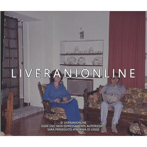 COL-RETROSPETTIVA ARNALDO FORLANI POLITICO DEMOCRAZIA CRISTIANA NELLA FOTO ARNALDO FORLANI POLITICO DEMOCRAZIA CRISTIANA CON LA FAMIGLIA AG ALDO LIVERANI SAS