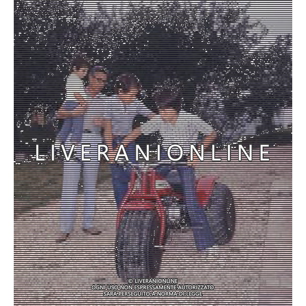 COL-RETROSPETTIVA ARNALDO FORLANI POLITICO DEMOCRAZIA CRISTIANA NELLA FOTO ARNALDO FORLANI POLITICO DEMOCRAZIA CRISTIANA CON LA FAMIGLIA AG ALDO LIVERANI SAS