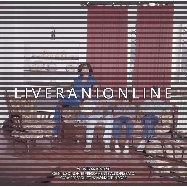 COL-RETROSPETTIVA ARNALDO FORLANI POLITICO DEMOCRAZIA CRISTIANA NELLA FOTO ARNALDO FORLANI POLITICO DEMOCRAZIA CRISTIANA CON LA FAMIGLIA AG ALDO LIVERANI SAS 