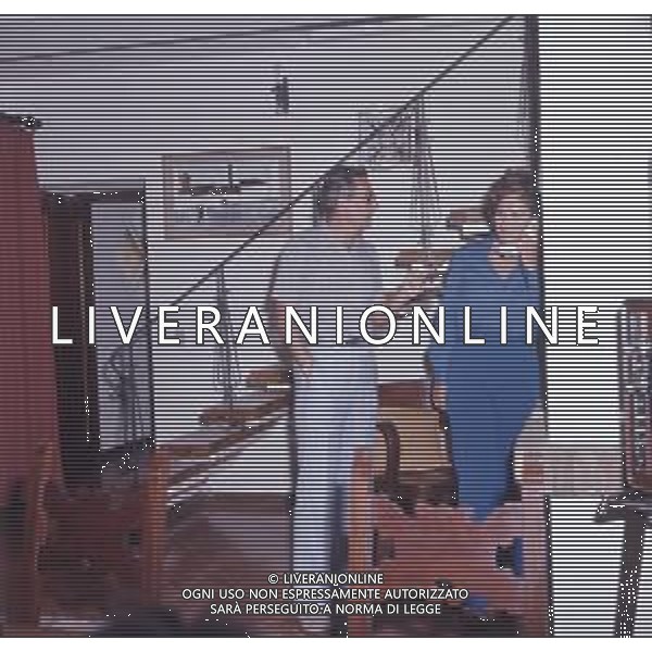 COL-RETROSPETTIVA ARNALDO FORLANI POLITICO DEMOCRAZIA CRISTIANA NELLA FOTO ARNALDO FORLANI POLITICO DEMOCRAZIA CRISTIANA CON LA FAMIGLIA AG ALDO LIVERANI SAS 