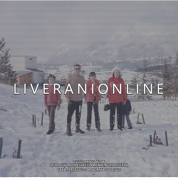 COL-RETROSPETTIVA ARNALDO FORLANI POLITICO DEMOCRAZIA CRISTIANA NELLA FOTO ARNALDO FORLANI POLITICO DEMOCRAZIA CRISTIANA CON LA FAMIGLIA AG ALDO LIVERANI SAS 