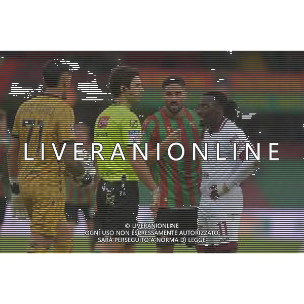 Ternana vs Arezzo Campionato Serie C Sky Wifi - 11 Giornata Libero Liberati - Terni 25-10-2025 nella foto Djamanca a colloquio con l\'arbitro Roberto Lovison Foto di Federico Gaetano - ag.Aldo Liverani- AGENZIA ALDO LIVERANI SAS