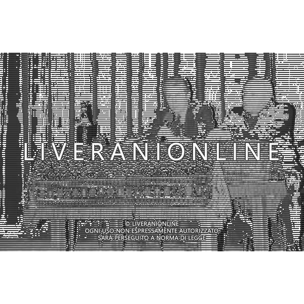 NEG- RETROSPETTIVA GIOVANNI TRAPATTONI ALLENATORE JUVENTUS NELLA FOTO GIOVANNI TRAPATTONI IN CONFERENZA STAMPA A CUSANO MILANINO NELL’ANNO 1985 AG ALDO LIVERANI SAS