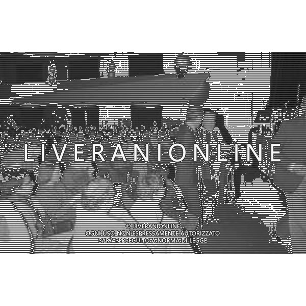 NEG- RETROSPETTIVA GIOVANNI TRAPATTONI ALLENATORE JUVENTUS NELLA FOTO GIOVANNI TRAPATTONI IN CONFERENZA STAMPA A CUSANO MILANINO NELL’ANNO 1985 AG ALDO LIVERANI SAS