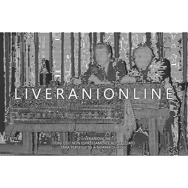 NEG- RETROSPETTIVA GIOVANNI TRAPATTONI ALLENATORE JUVENTUS NELLA FOTO GIOVANNI TRAPATTONI IN CONFERENZA STAMPA A CUSANO MILANINO NELL’ANNO 1985 AG ALDO LIVERANI SAS