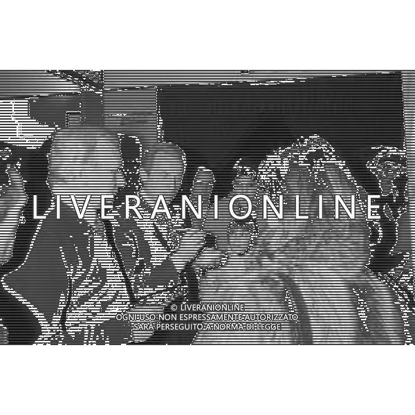 NEG- RETROSPETTIVA GIOVANNI TRAPATTONI ALLENATORE JUVENTUS NELLA FOTO GIOVANNI TRAPATTONI IN CONFERENZA STAMPA A CUSANO MILANINO NELL’ANNO 1985 AG ALDO LIVERANI SAS