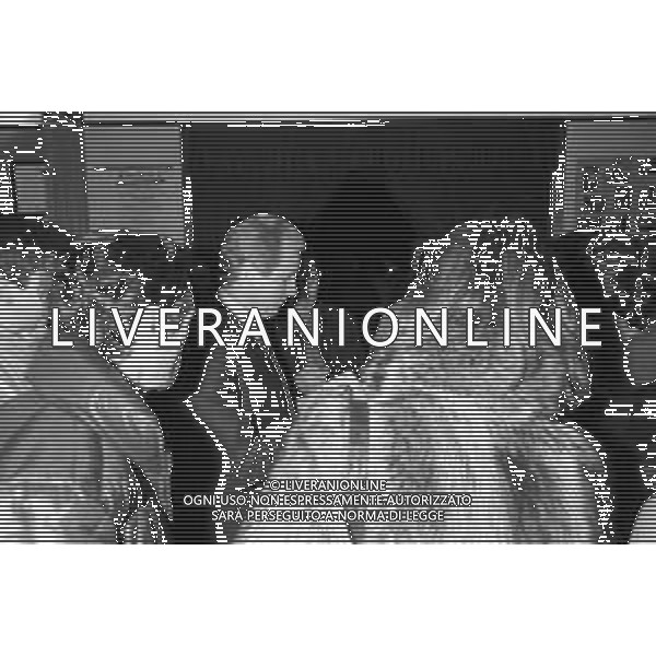 NEG- RETROSPETTIVA GIOVANNI TRAPATTONI ALLENATORE JUVENTUS NELLA FOTO GIOVANNI TRAPATTONI IN CONFERENZA STAMPA A CUSANO MILANINO NELL’ANNO 1985 AG ALDO LIVERANI SAS