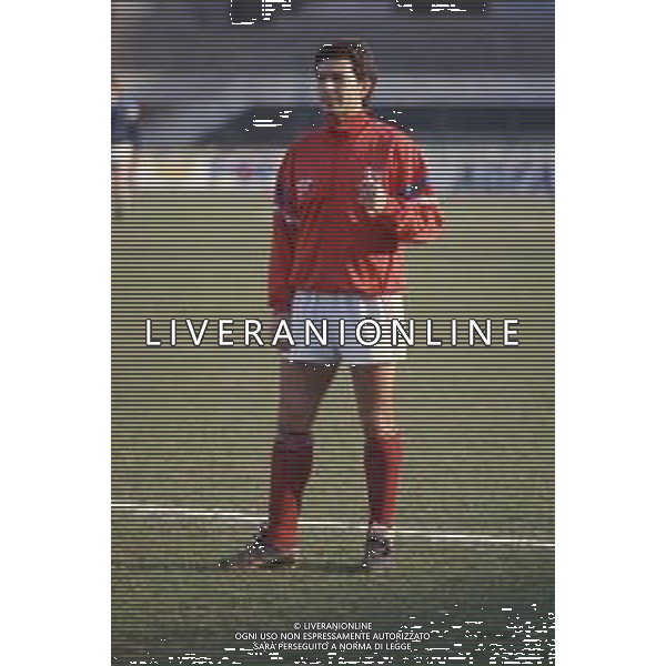 DIAP-RETROSPETTIVA GIORGIO BRESCIANI CALCIATORE NELLA FOTO GIORGIO BRESCIANI CON LA MAGLIA DEL TORINO CALCIO NELL\'ANNO 1987-1988 AG ALDO LIVERANI SAS