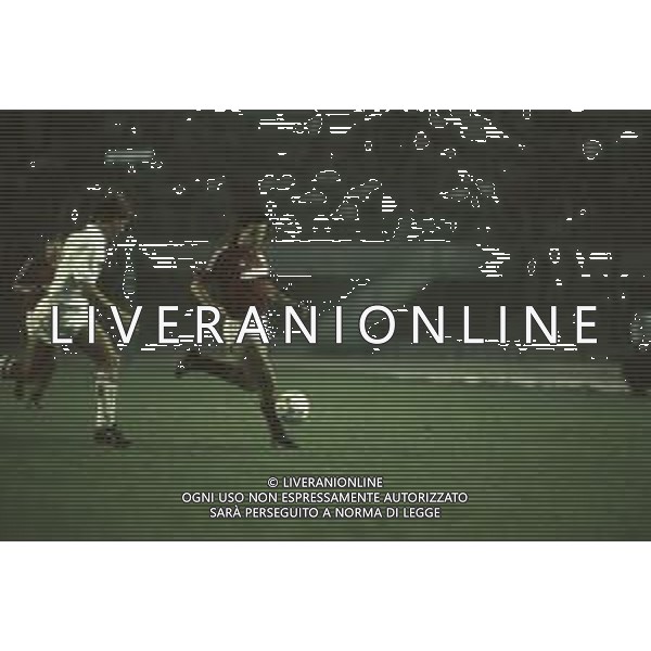 DIAP-RETROSPETTIVA GIORGIO BRESCIANI CALCIATORE NELLA FOTO GIORGIO BRESCIANI CON LA MAGLIA DEL TORINO CALCIO NELL\'ANNO 1987-1988 AG ALDO LIVERANI SAS