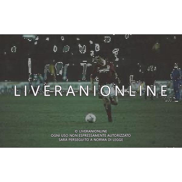 DIAP-RETROSPETTIVA GIORGIO BRESCIANI CALCIATORE NELLA FOTO GIORGIO BRESCIANI CON LA MAGLIA DEL TORINO CALCIO NELL\'ANNO 1987-1988 AG ALDO LIVERANI SAS