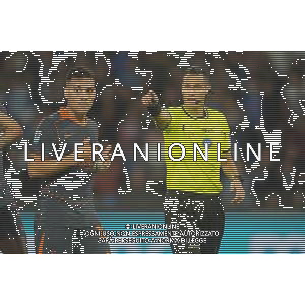 Napoli, Inter Nella Foto: proteste per il rigore con arbitro Mariani Foto Mosca, Ag.Liverani -NAPOLI vs INTER CAMPIONATO CALCIO SERIE A 25.10.2025 ©MOSCA - AGENZIA ALDO LIVERANI SAS