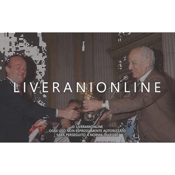 DIAP-RETROSPETTIVA PAOLO CASARIN ARBITRO NELLA FOTO L\'ARBITRO PAOLO CASARIN NELL\'ANNO 1987-1988 CON IL GIORNALISTA MASSIMO DELLA PERGOLA AG ALDO LIVERANI SAS