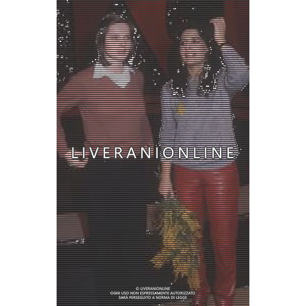 DIAP-RETROSPETTIVA ROBERTA MANFREDI ATTRICE NELLA FOTO ROBERTA MANFREDI A ROMA NELL\'ANNO 1981 CON ISABELLA ROSSELLINI AG ALDO LIVERANI SAS