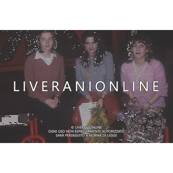 DIAP-RETROSPETTIVA ROBERTA MANFREDI ATTRICE NELLA FOTO ROBERTA MANFREDI A ROMA NELL\'ANNO 1981 CON ISABELLA ROSSELLINI E GULIA PALMER AG ALDO LIVERANI SAS