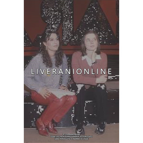 DIAP-RETROSPETTIVA ROBERTA MANFREDI ATTRICE NELLA FOTO ROBERTA MANFREDI A ROMA NELL\'ANNO 1981 CON ISABELLA ROSSELLINI AG ALDO LIVERANI SAS