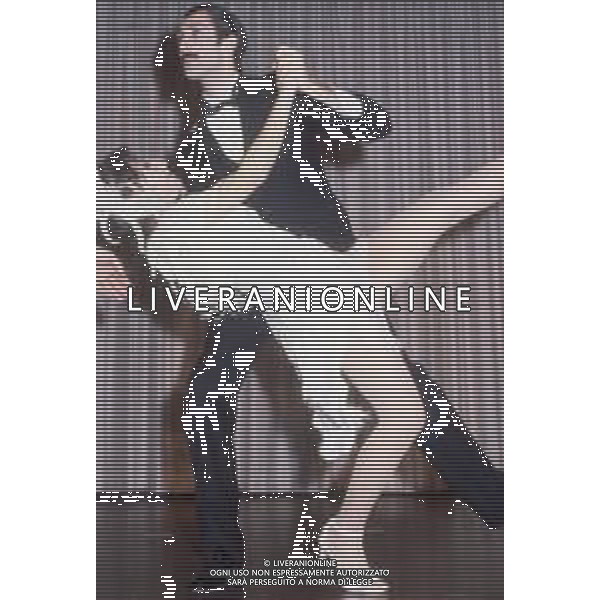 DIAP-RETROSPETTIVA ROBERTA MANFREDI ATTRICE  NELLA FOTO ROBERTA MANFREDI A ROMA NELL\'ANNO 1981 TRASMISSIONE “IL BARATTOLO“ AG ALDO LIVERANI SAS 