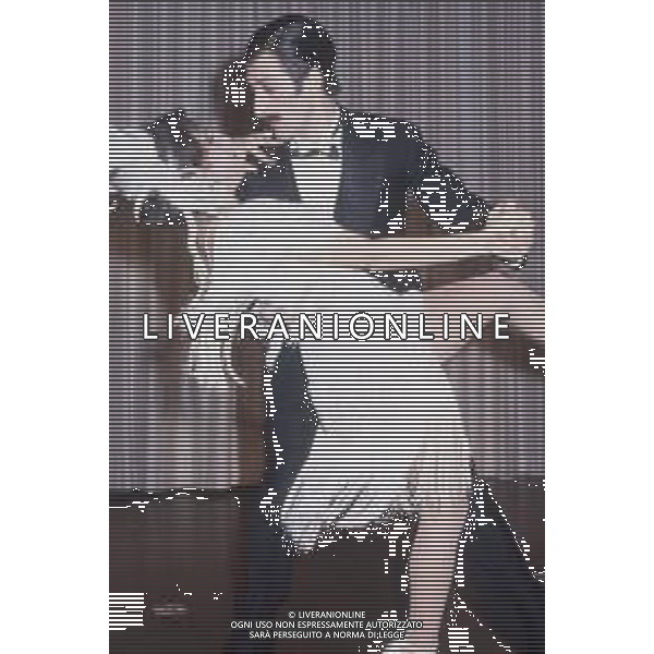 DIAP-RETROSPETTIVA ROBERTA MANFREDI ATTRICE  NELLA FOTO ROBERTA MANFREDI A ROMA NELL\'ANNO 1981 TRASMISSIONE “IL BARATTOLO“ AG ALDO LIVERANI SAS 