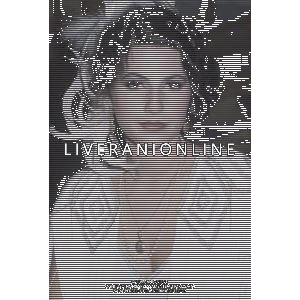 DIAP-RETROSPETTIVA ROBERTA MANFREDI ATTRICE  NELLA FOTO ROBERTA MANFREDI A ROMA NELL\'ANNO 1981 TRASMISSIONE “IL BARATTOLO“ AG ALDO LIVERANI SAS 