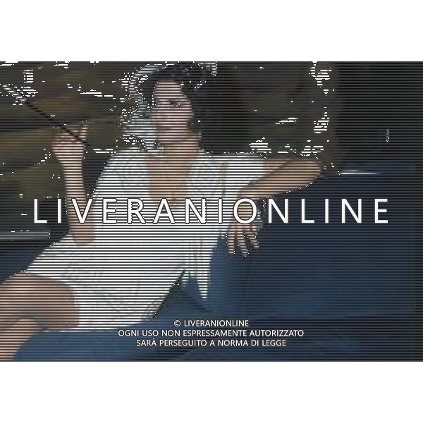 DIAP-RETROSPETTIVA ROBERTA MANFREDI ATTRICE  NELLA FOTO ROBERTA MANFREDI A ROMA NELL\'ANNO 1981 TRASMISSIONE “IL BARATTOLO“ AG ALDO LIVERANI SAS 