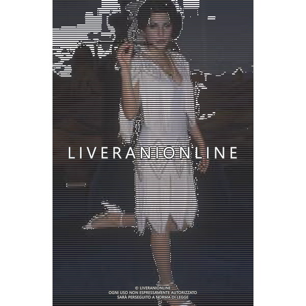 DIAP-RETROSPETTIVA ROBERTA MANFREDI ATTRICE  NELLA FOTO ROBERTA MANFREDI A ROMA NELL\'ANNO 1981 TRASMISSIONE “IL BARATTOLO“ AG ALDO LIVERANI SAS 